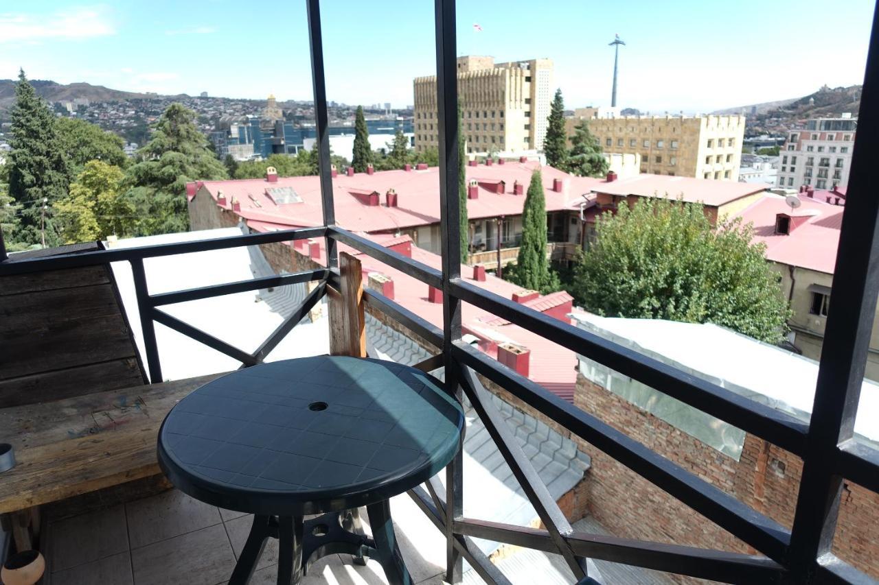 Albergue Diwan Tiflis Exterior foto