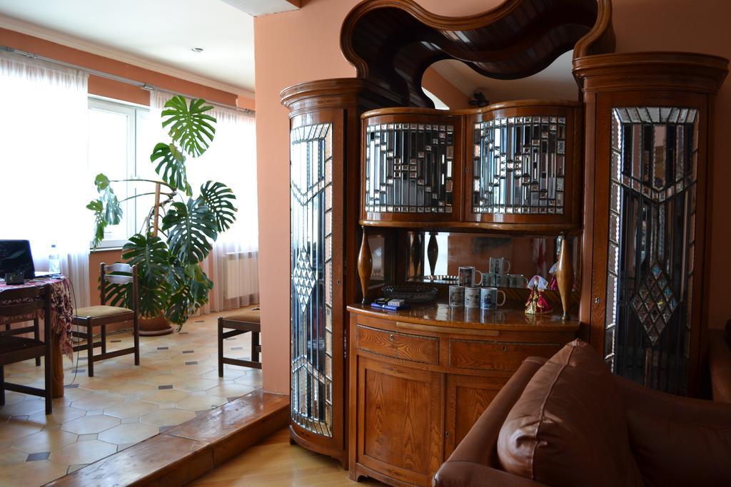 Albergue Diwan Tiflis Exterior foto