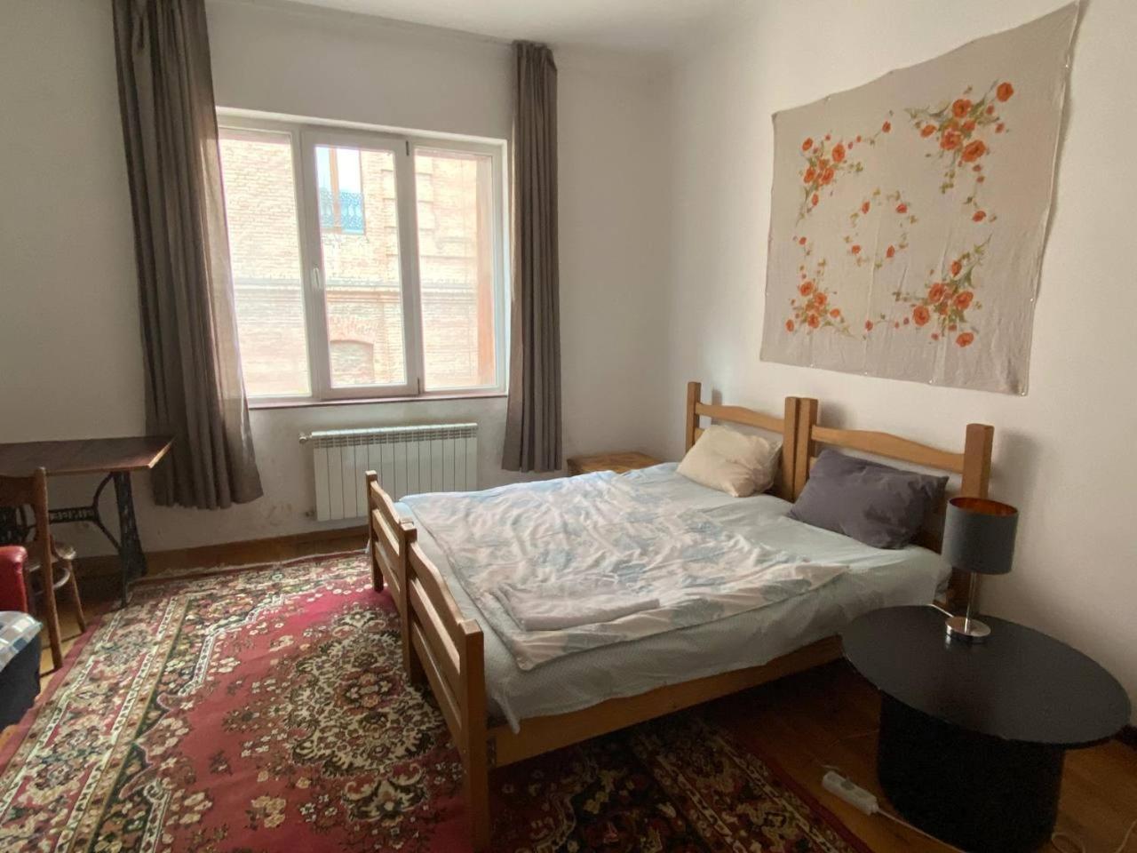 Albergue Diwan Tiflis Habitación foto