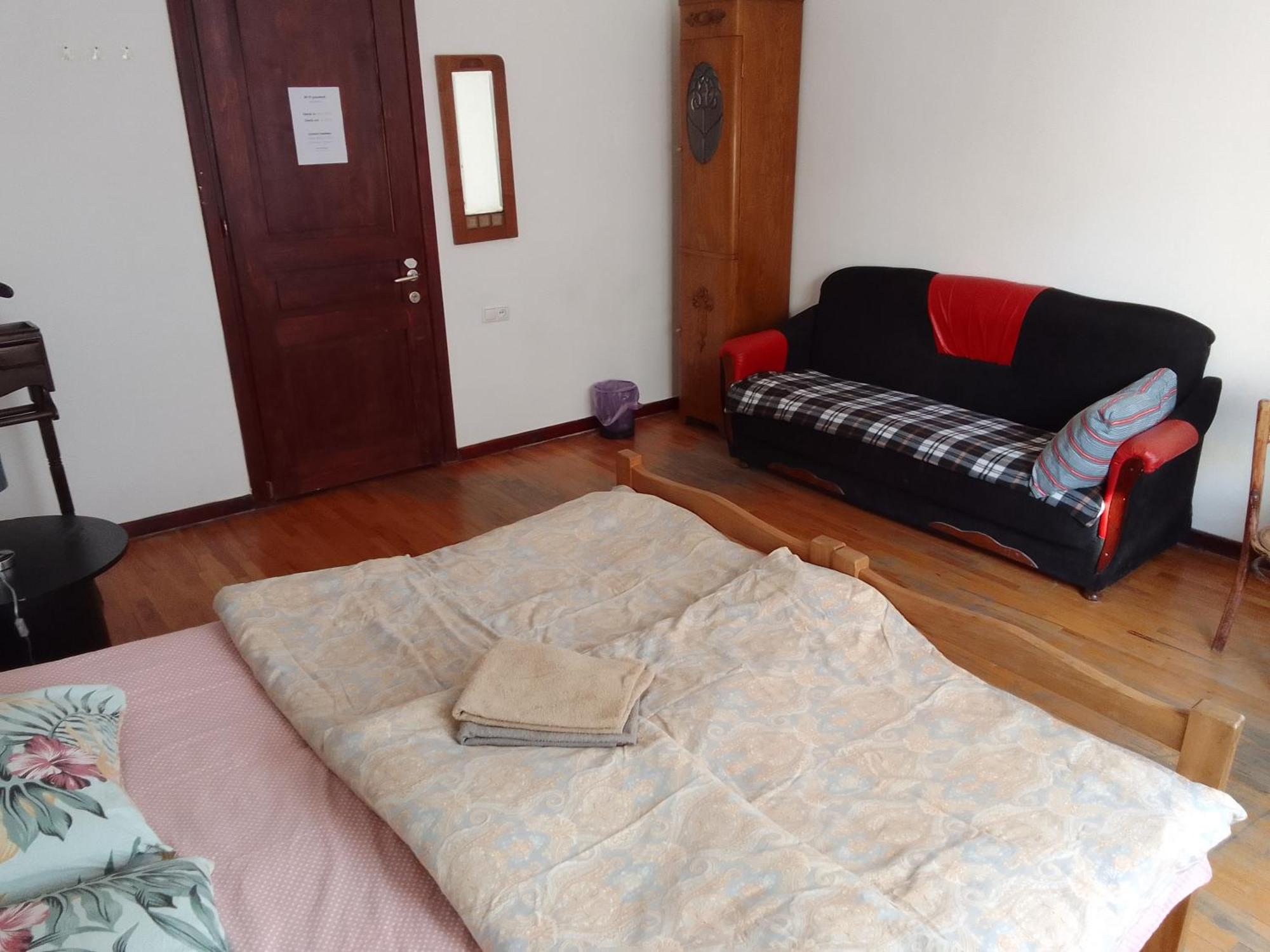 Albergue Diwan Tiflis Exterior foto