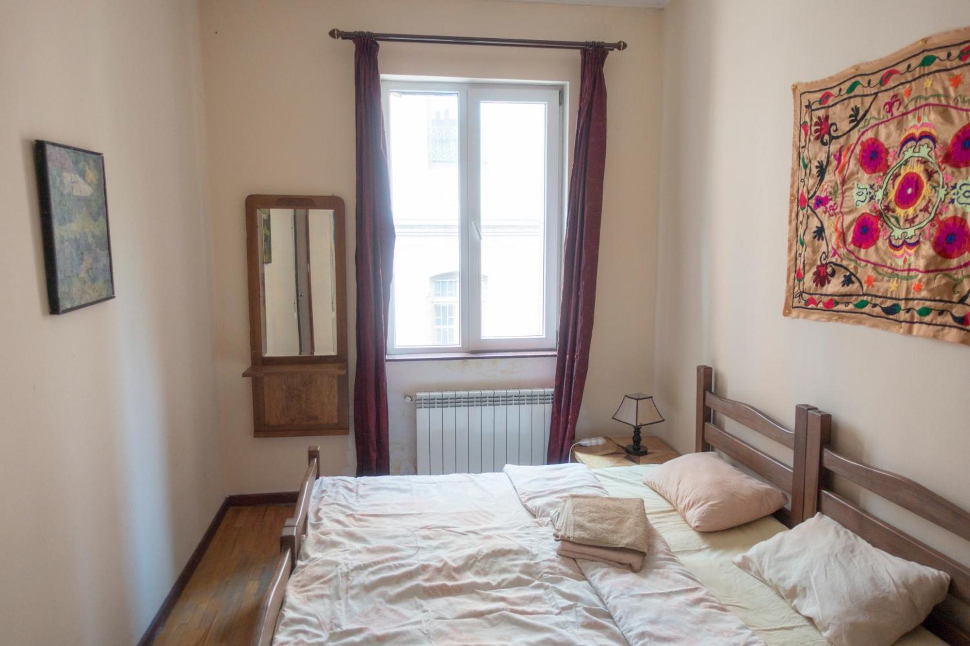 Albergue Diwan Tiflis Habitación foto