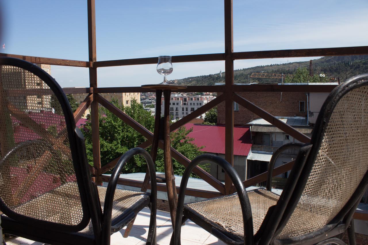 Albergue Diwan Tiflis Exterior foto