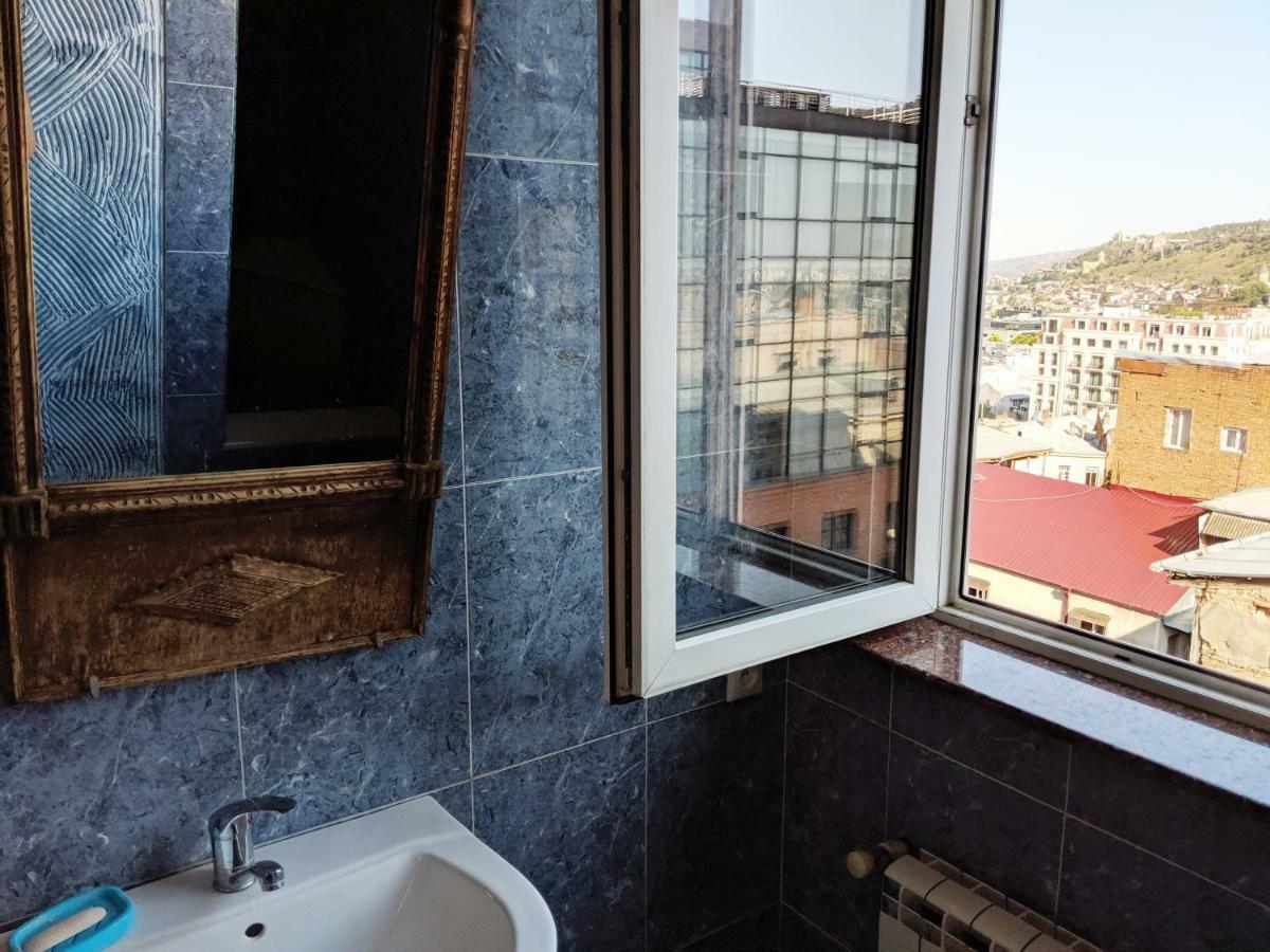 Albergue Diwan Tiflis Exterior foto