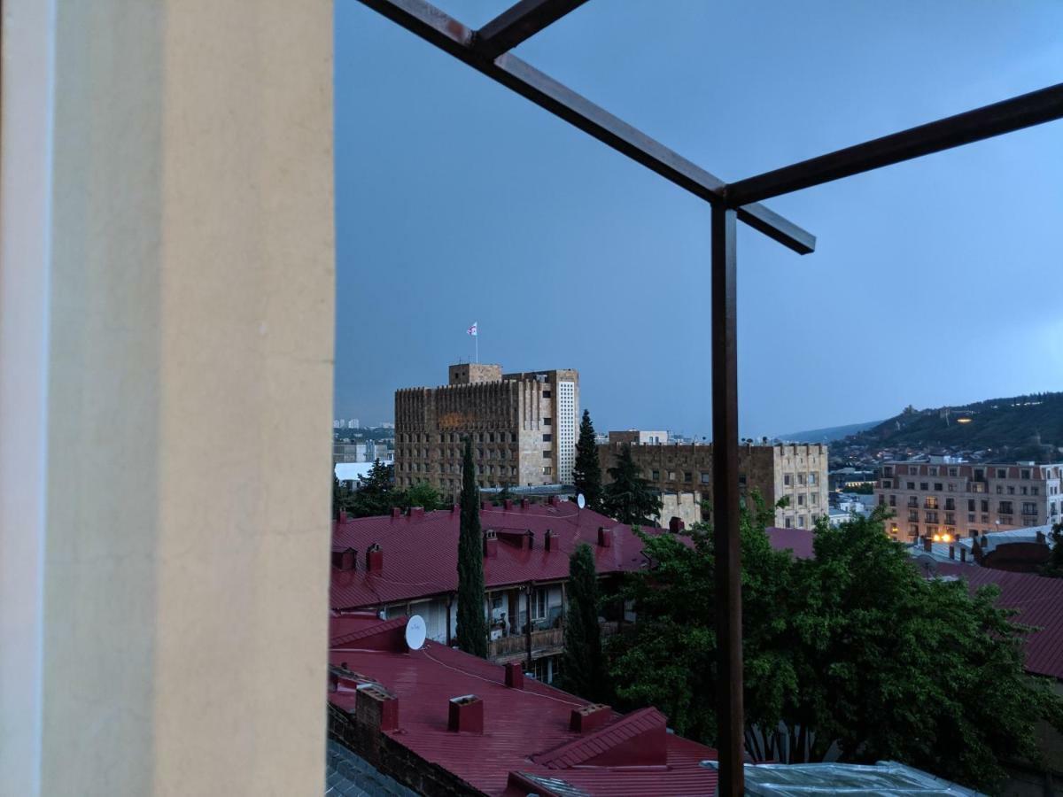 Albergue Diwan Tiflis Exterior foto
