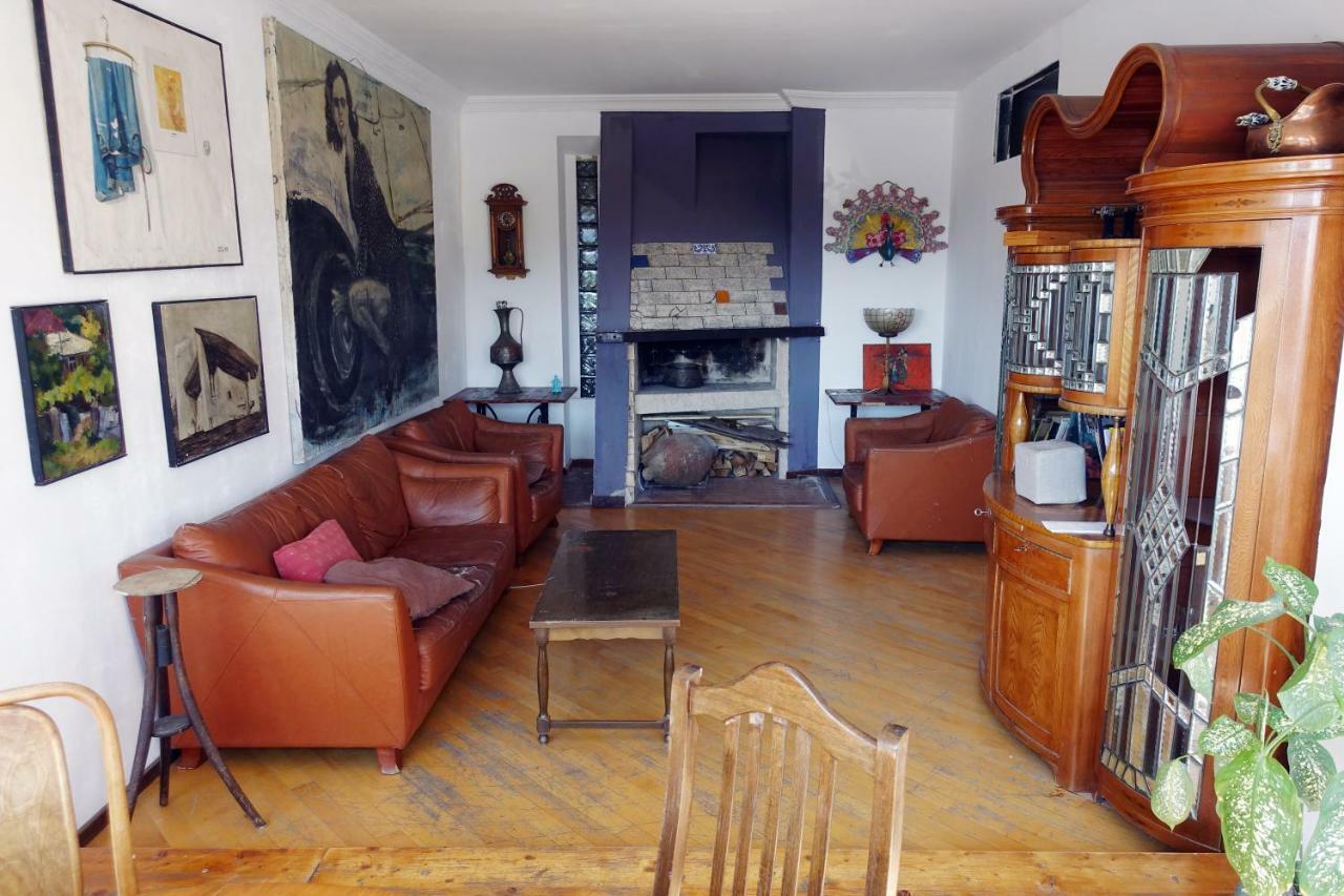 Albergue Diwan Tiflis Exterior foto